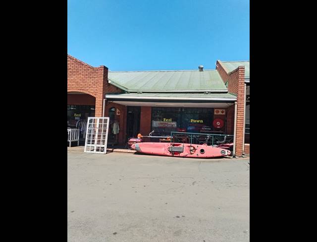 RETAIL PROPERTY TO RENT IN PRESTBURY